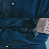 [Unisex] Mesh&amp;Shiny Design Band Collar Shirt (NAVY)